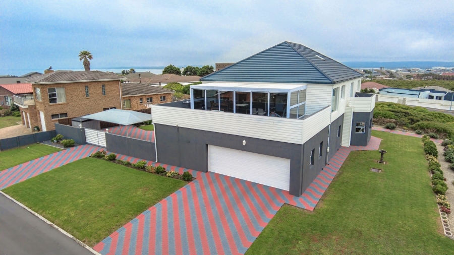 4 Bedroom Property for Sale in Yzerfontein Western Cape